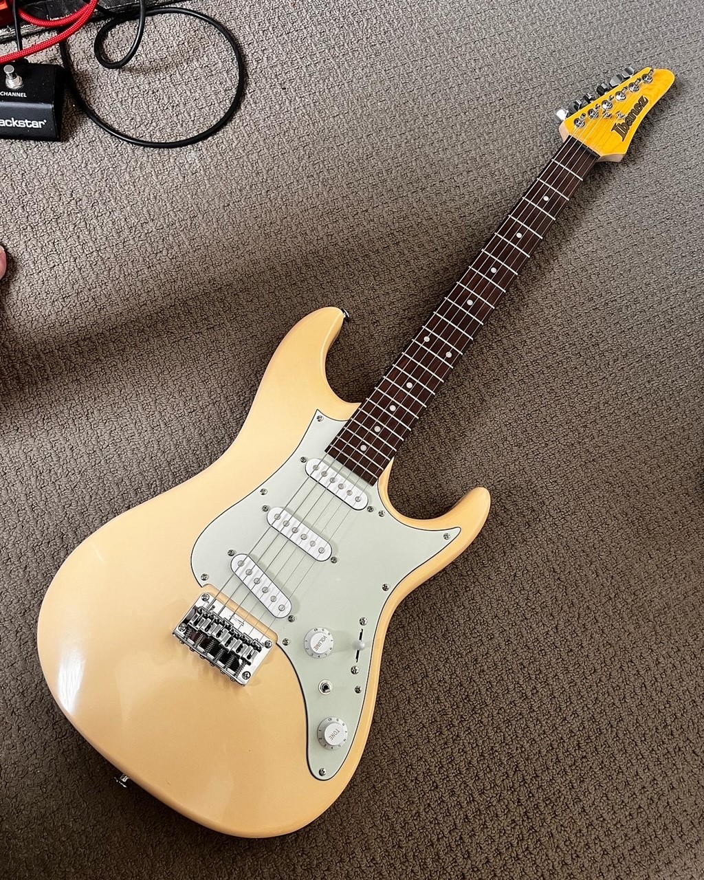 Ibanez AZES 31 ストラップ付き 訳あり Ibanez AZES 31 ストラップ付き