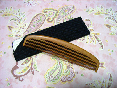 その58 上野「十三や」のつげ櫛の巻