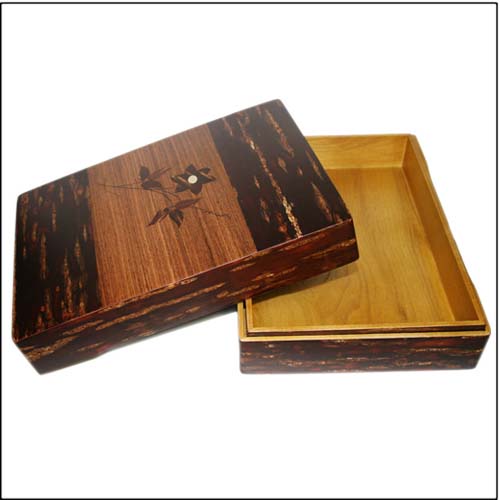送料無料】秋田角館樺細工（桜皮細工）のA4書籍箱。山桜の木の皮を使っ