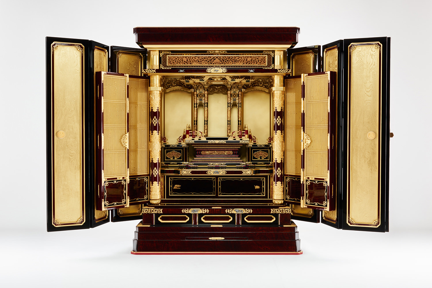 宮川仏壇｜伝統技術による仏壇・仏具・家具調仏壇の製造、お寺の修復