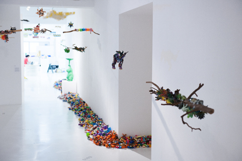 招き猫 アート作品 コミュニケーションできない猫 藤浩志 作 招き猫