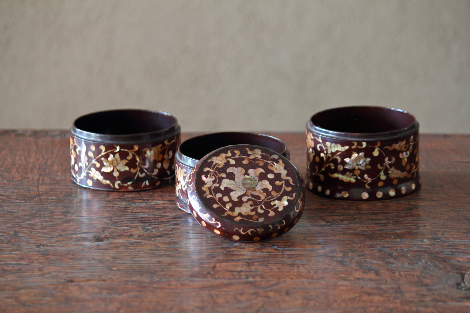 Blog » 李朝螺鈿三段重 ｜大塚美術 / Otsuka Fine Art