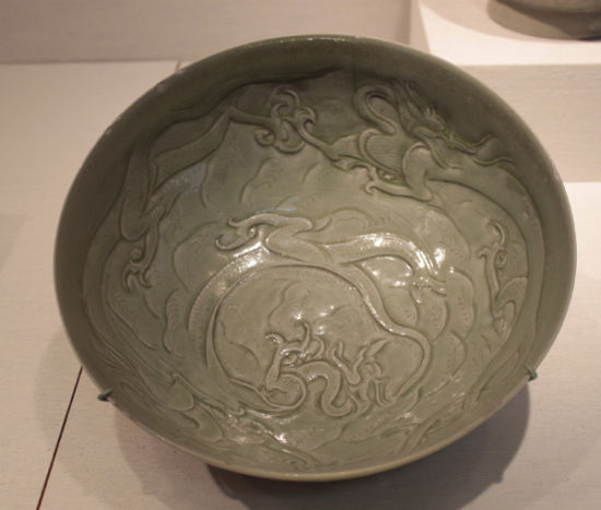 宋』越州窯 青磁 青釉陽刻花紋盃 中国古玩美術 宋』越州窯 青磁 青釉