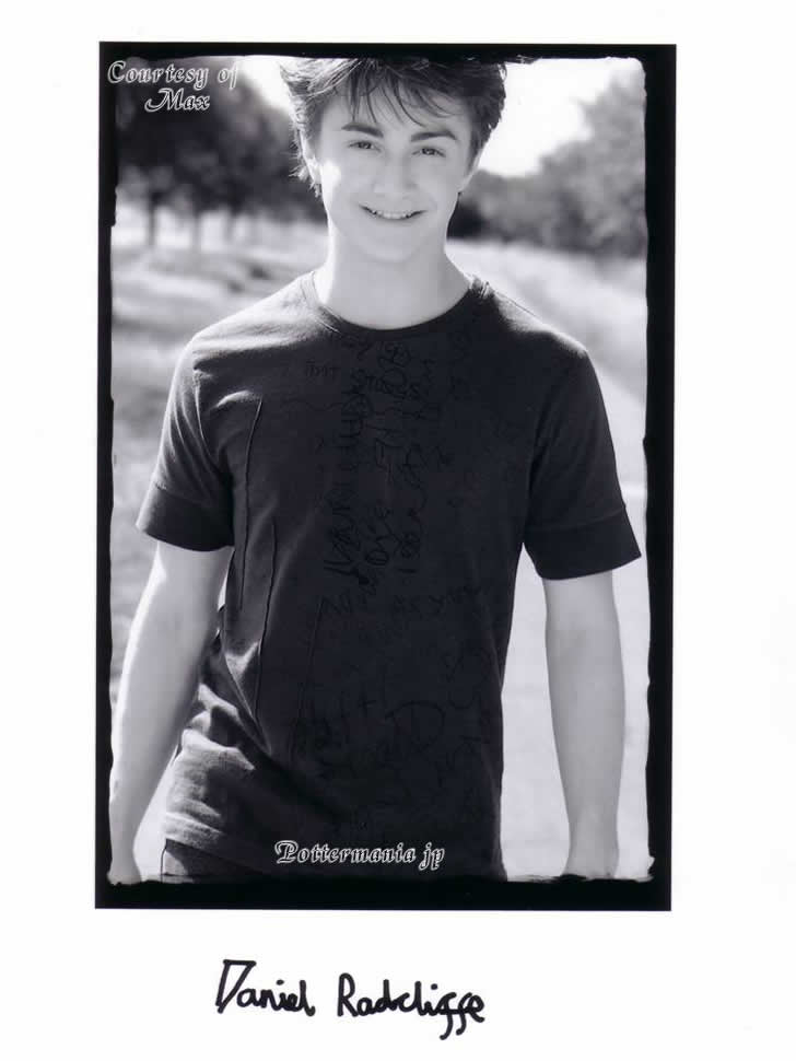 希少 ハリー・ポッター(ダニエル・ラドクリフ)直筆サイン入りオート