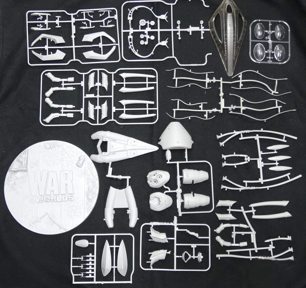 ペガサス 宇宙戦争 1/144 エイリアン・トライポッド プラモデル