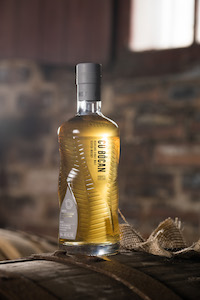 日本の焼酎樽で熟成した世界初のスコッチウイスキーが誕生 - WHISKY