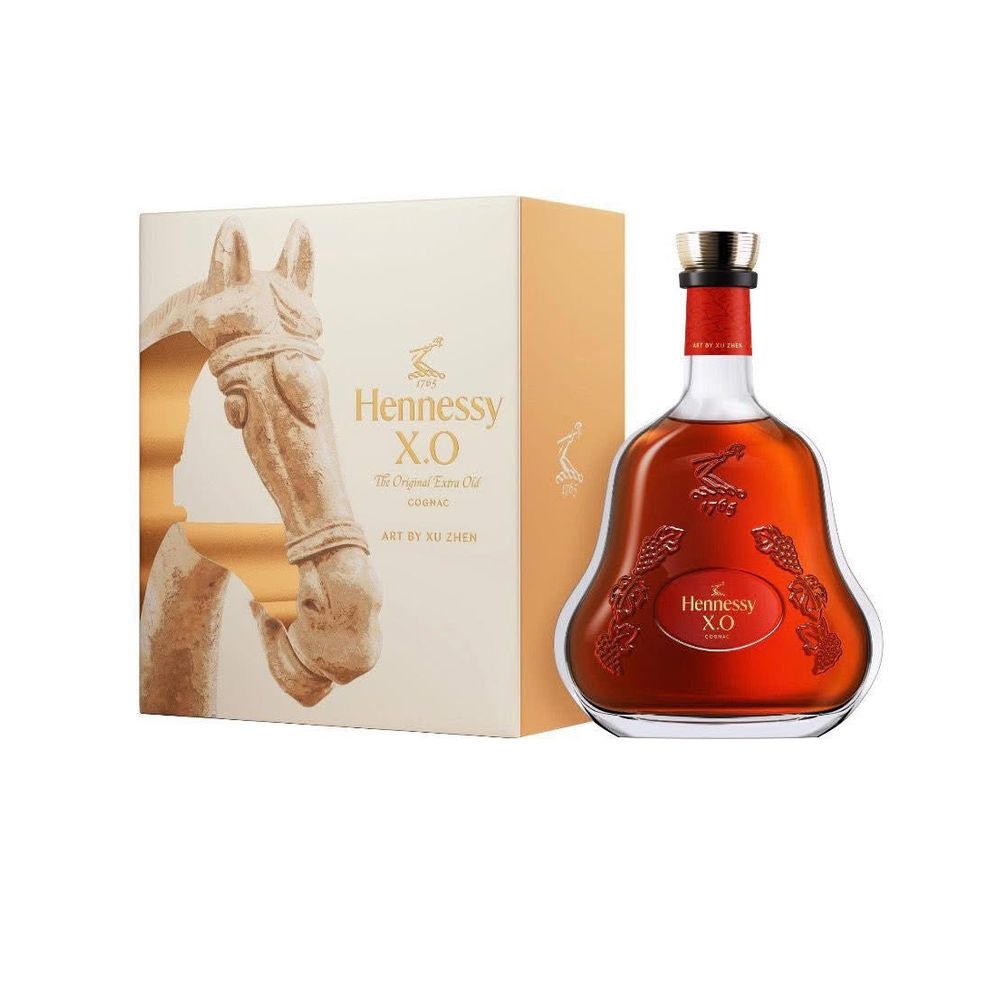 Hennessy XO Lunar New Year 2026 By Xu Zhen – Wooden Cork