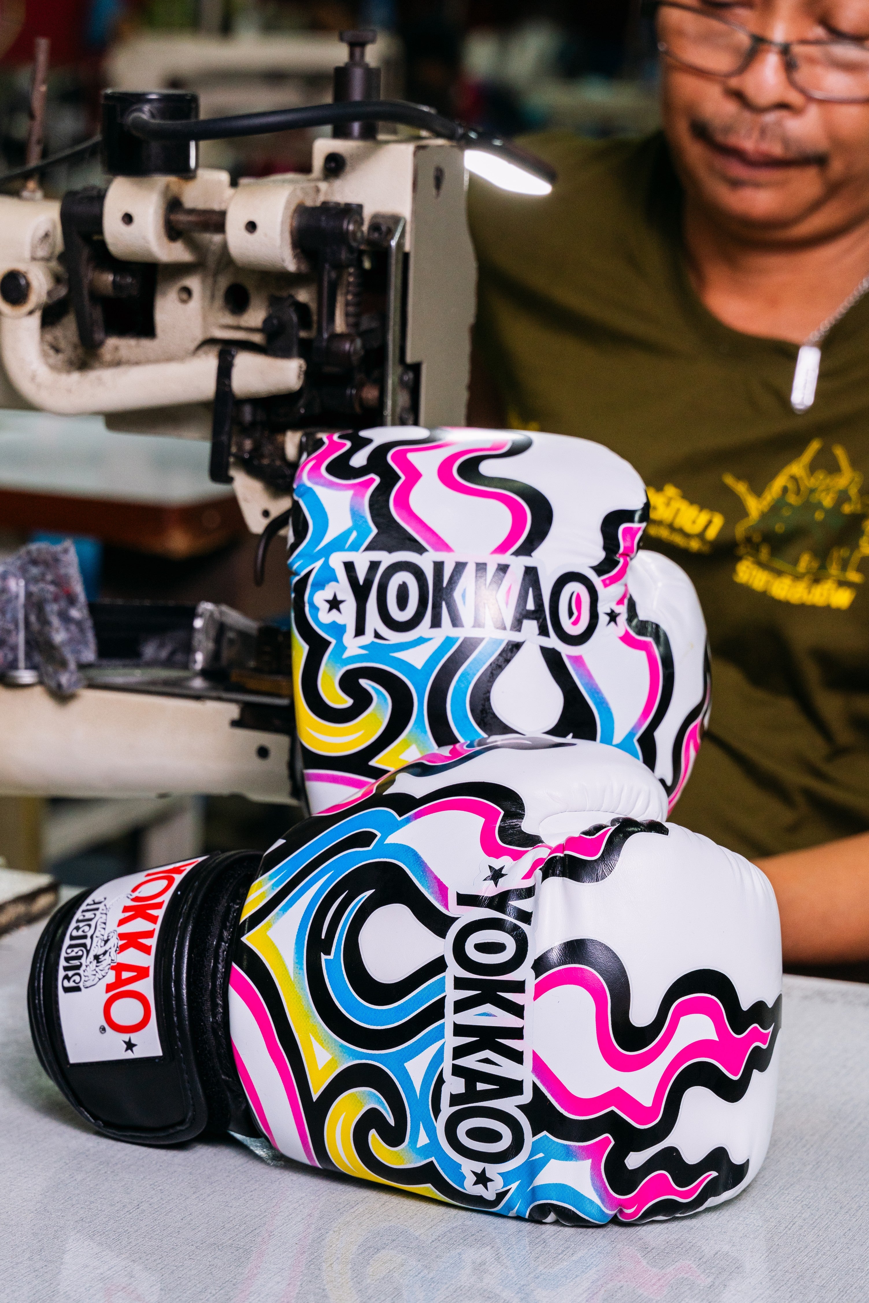 新品】YOKKAO キックミット ピンクと水色 新品】YOKKAO キックミット