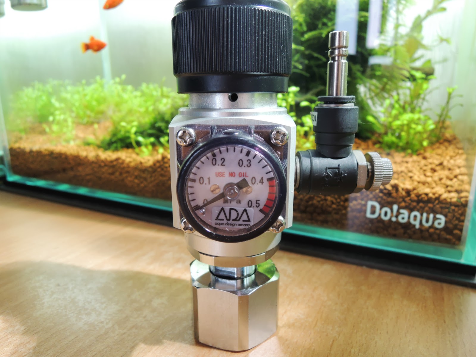 中古品ADA大型ボンベ用レギュレータ 品ADA大型ボンベ用レギュレータ