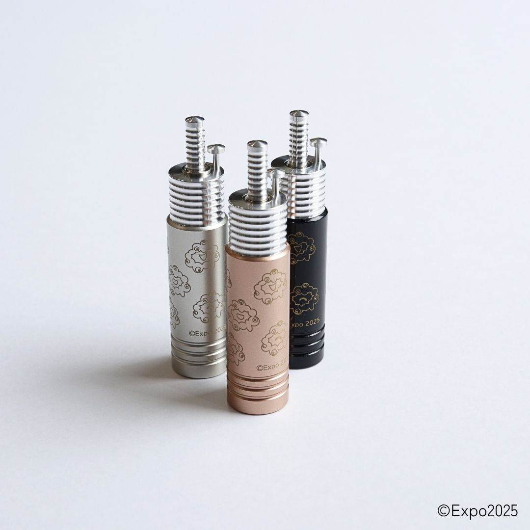 EXPO2025 卓上ボールペン｜メタルクラフト-ピアノブラック – 47 TREASURE