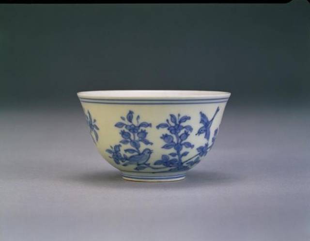 中国 大明成化年製 五彩 蓮池水鳥文瓶 V R7087B 中国 大明成化年製