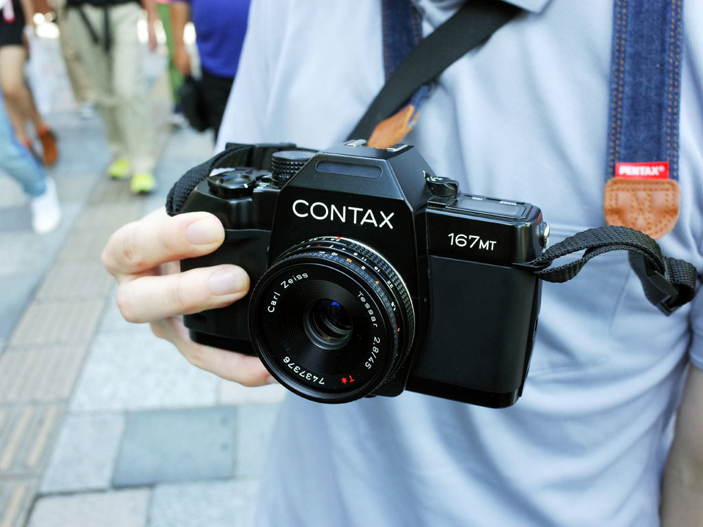 tokyo camera style — Omotesando Contax 167MT with Carl Zeiss 45mm