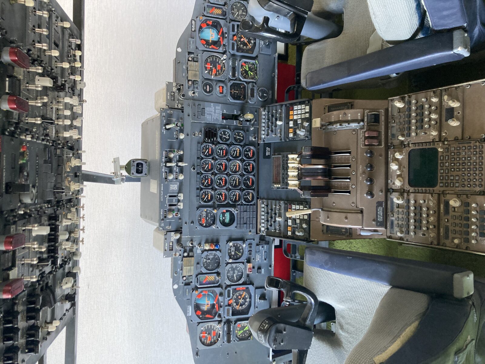 希少 実物部品】ボーイング B737-300 MCDU 航空機コックピット部品