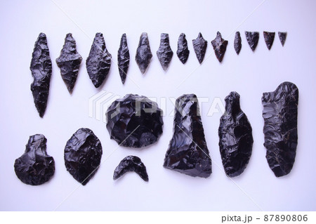 縄文時代の黒曜石の石器の写真素材 [87890806] - PIXTA