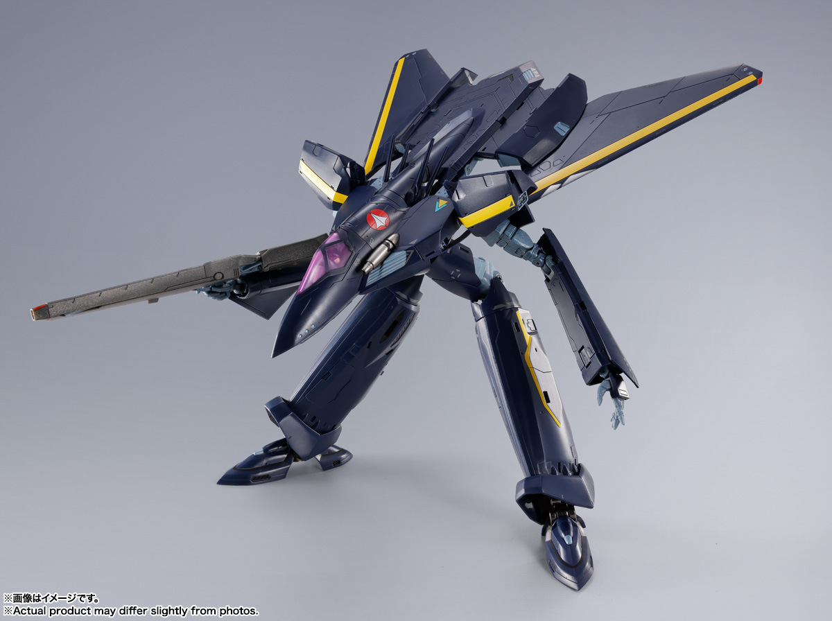 DX超合金 VF-17S ナイトメアステルスバルキリー（ガムリン木崎機