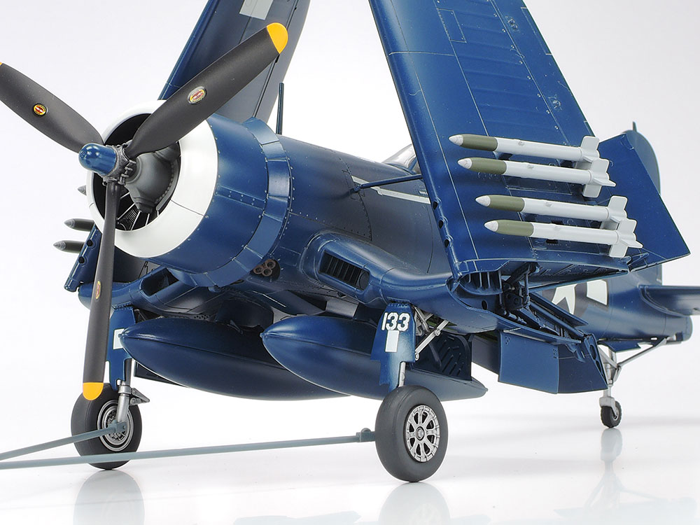 1/48 ヴォート F4U-1D コルセア モトタグ牽引セット: スケールモデル