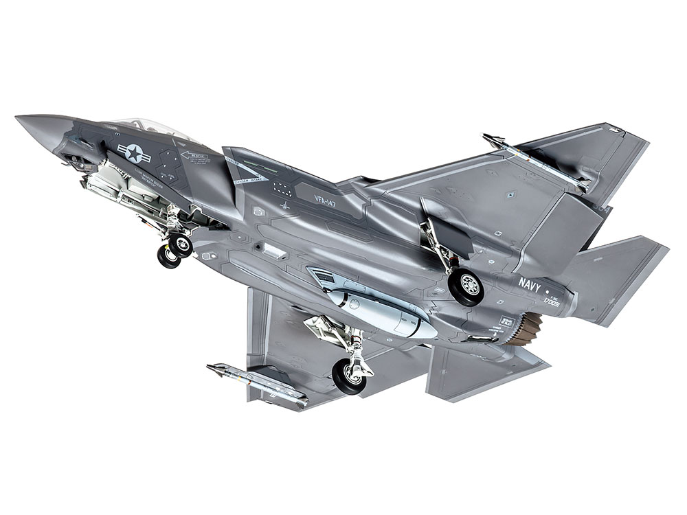 1/72 ロッキード マーチン F-35C ライトニングII: スケールモデル