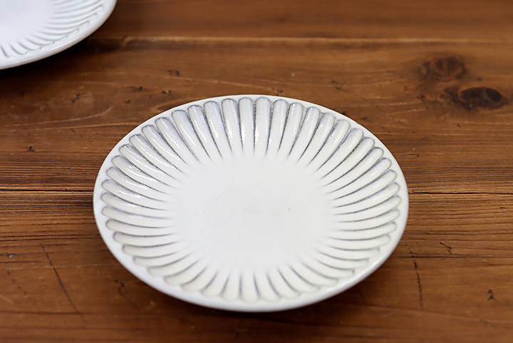 雅峰窯】6寸皿/しのぎ/白/（径 20.5cm） | 【丹波のイロドリ】丹波焼