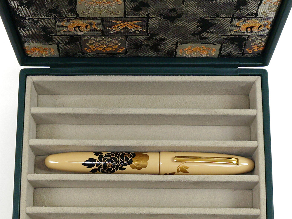 コレクションボックス | TACCIA