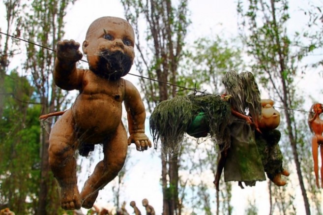 閲覧注意】世界7大禁断の地！メキシコの呪われた「人形島」が怖すぎる