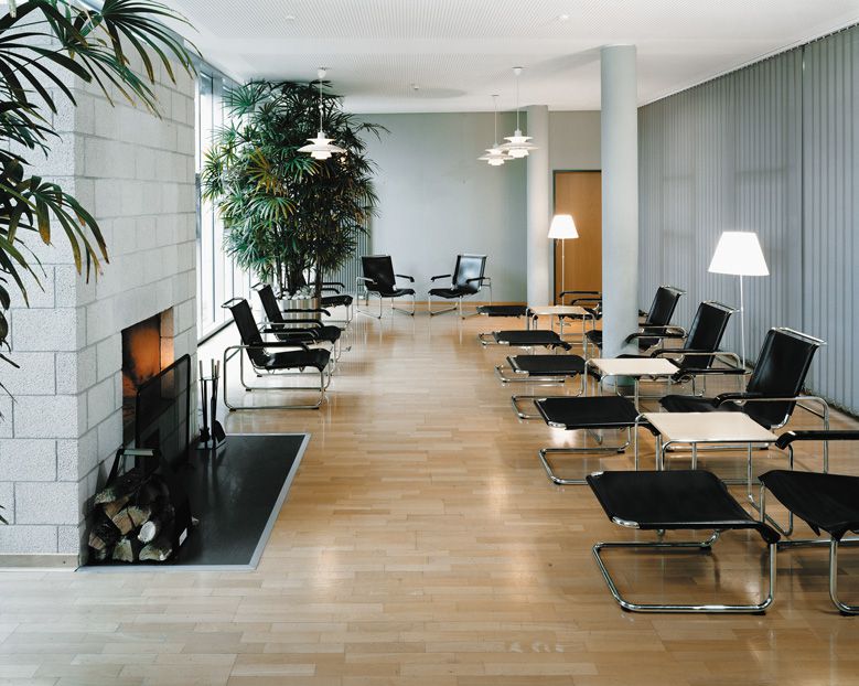 バウハウスの名作、マルセル・ブロイヤー「S35チェア」が復刻！ | タブ