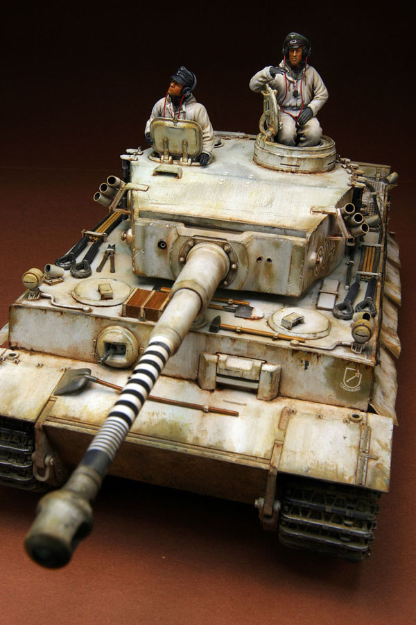 1/35 戦車モデル 迷彩塗装 フィギュア付き 1/35 戦車モデル 迷彩塗装