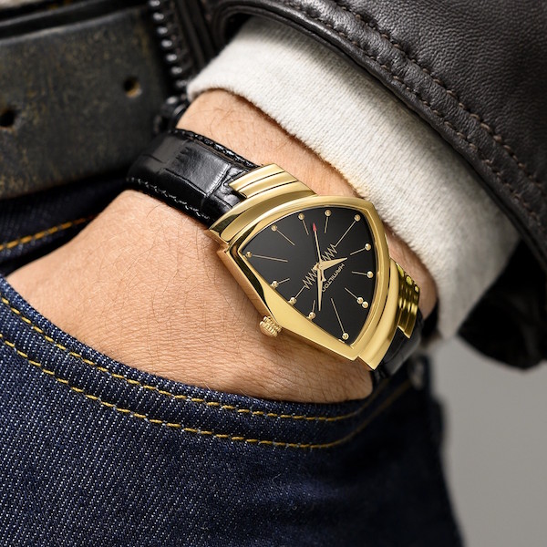 待望の黒文字盤 イエローゴールドのベンチュラ入荷。 H24301731