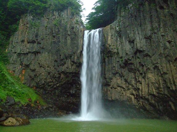 東洋越陳人掛軸大幅天覧苗名滝桐箱付