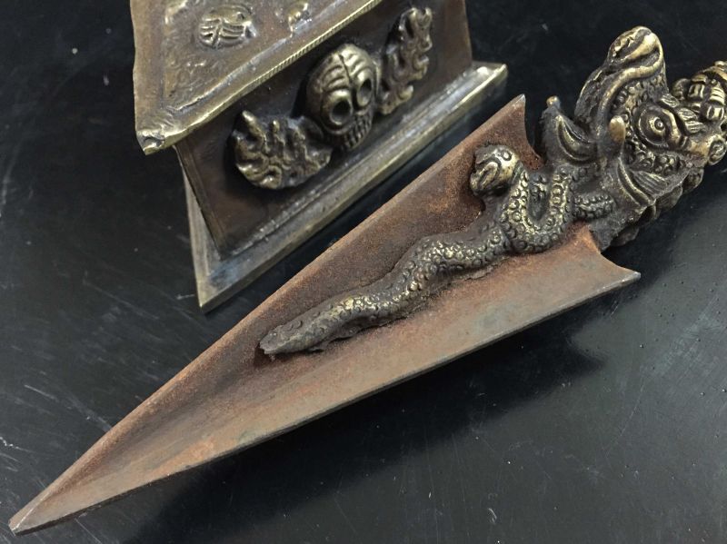 ◇チベット密教法具 3面憤怒尊プルパ（密教宝剣）◇TG - TashiTage