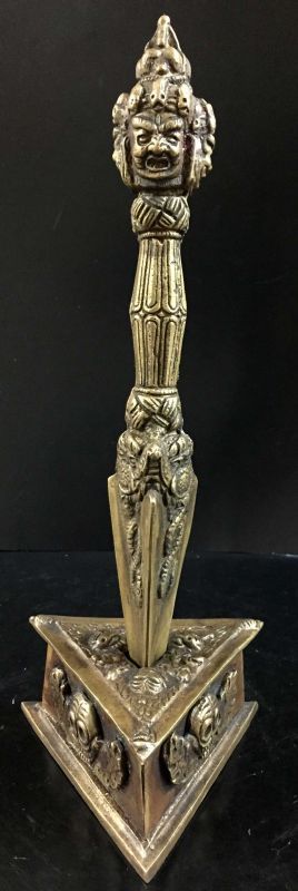 ◇チベット密教法具 3面憤怒尊プルパ（密教宝剣）FG - TashiTage