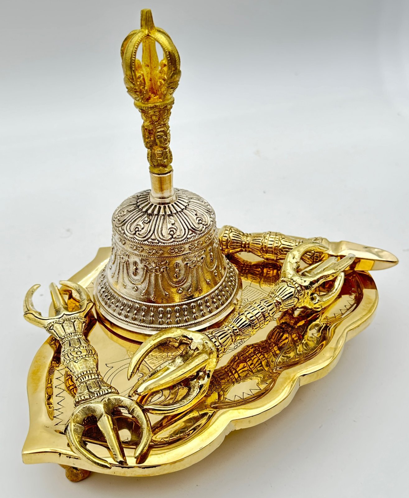 特大サイズ チベット密教法具 三面憤怒尊 カルタリ鉞斧曲刀 金剛 29cm