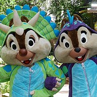 3426.昔の海外ディズニーワールドキャストピン クリスマス チップと