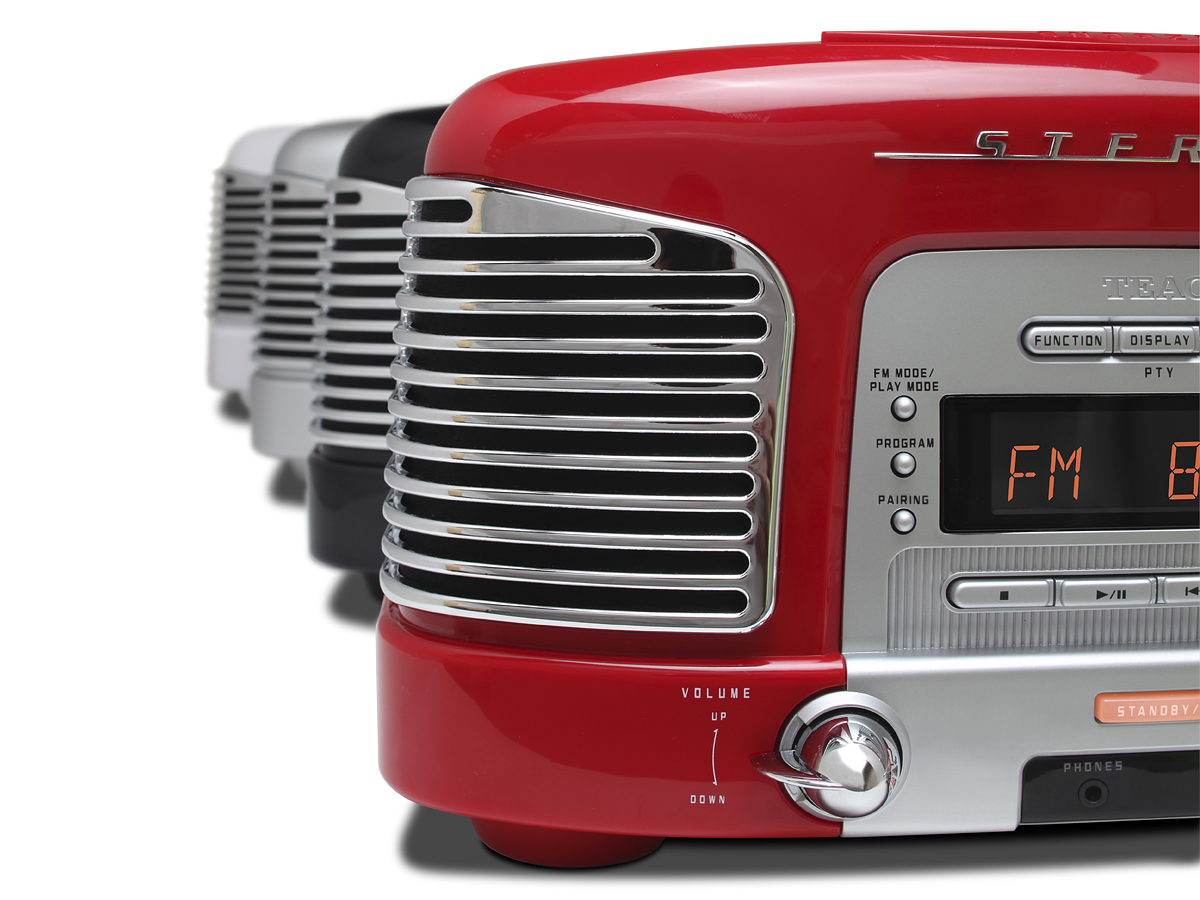 TEAC SL-D930 CDラジカセ レトロ TEAC、レトロなデザインのBluetooth