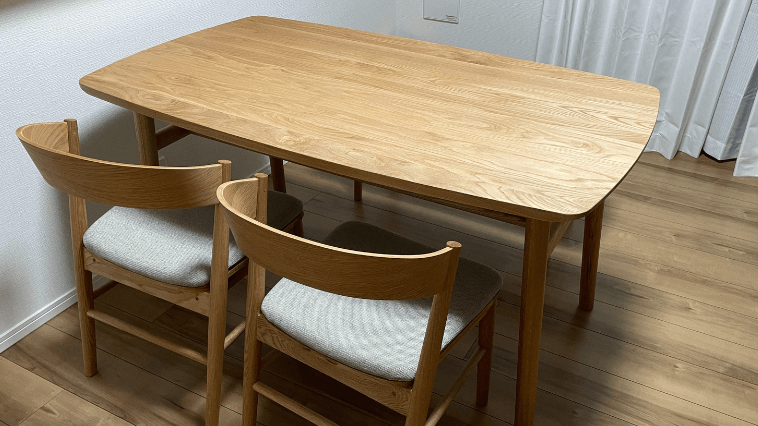 Unico SOLK（ソルク）無垢材ダイニングテーブル】間違った情報にだま