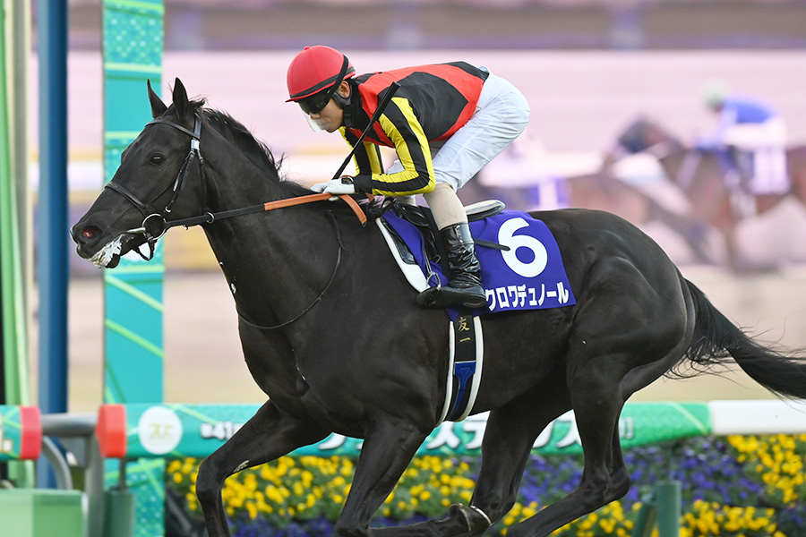 怪物クロワデュノールをG1制覇に導いた騎手の表情 「美しかった