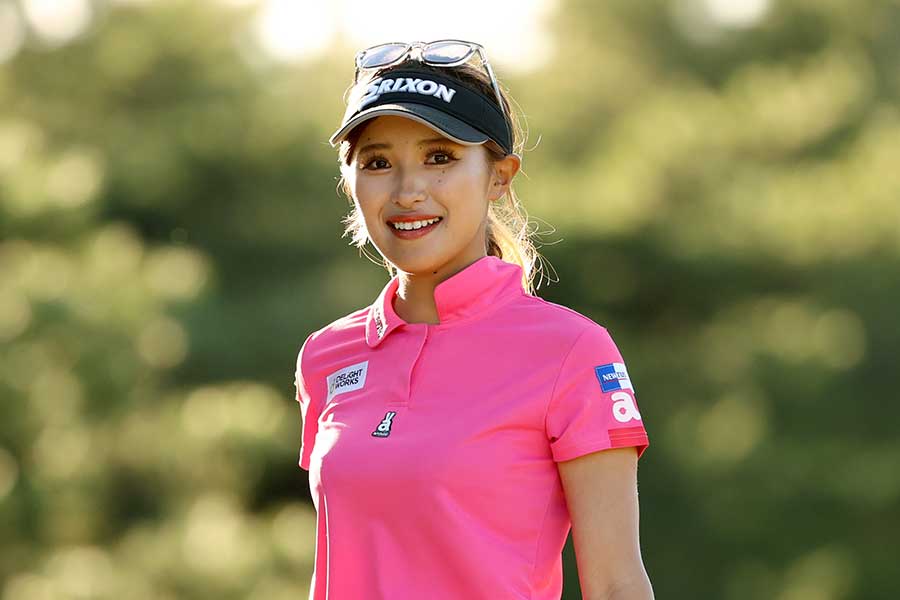 臼井麗香選手 EPOCH 2021 ホロ 30枚限定直筆サインカード 臼井麗香選手