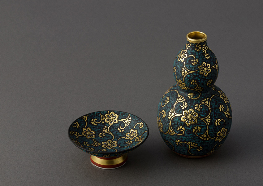 九谷焼 20 110-60834-23 九谷焼 仲田錦玉 作 青粒唐草紋香炉 陶磁器