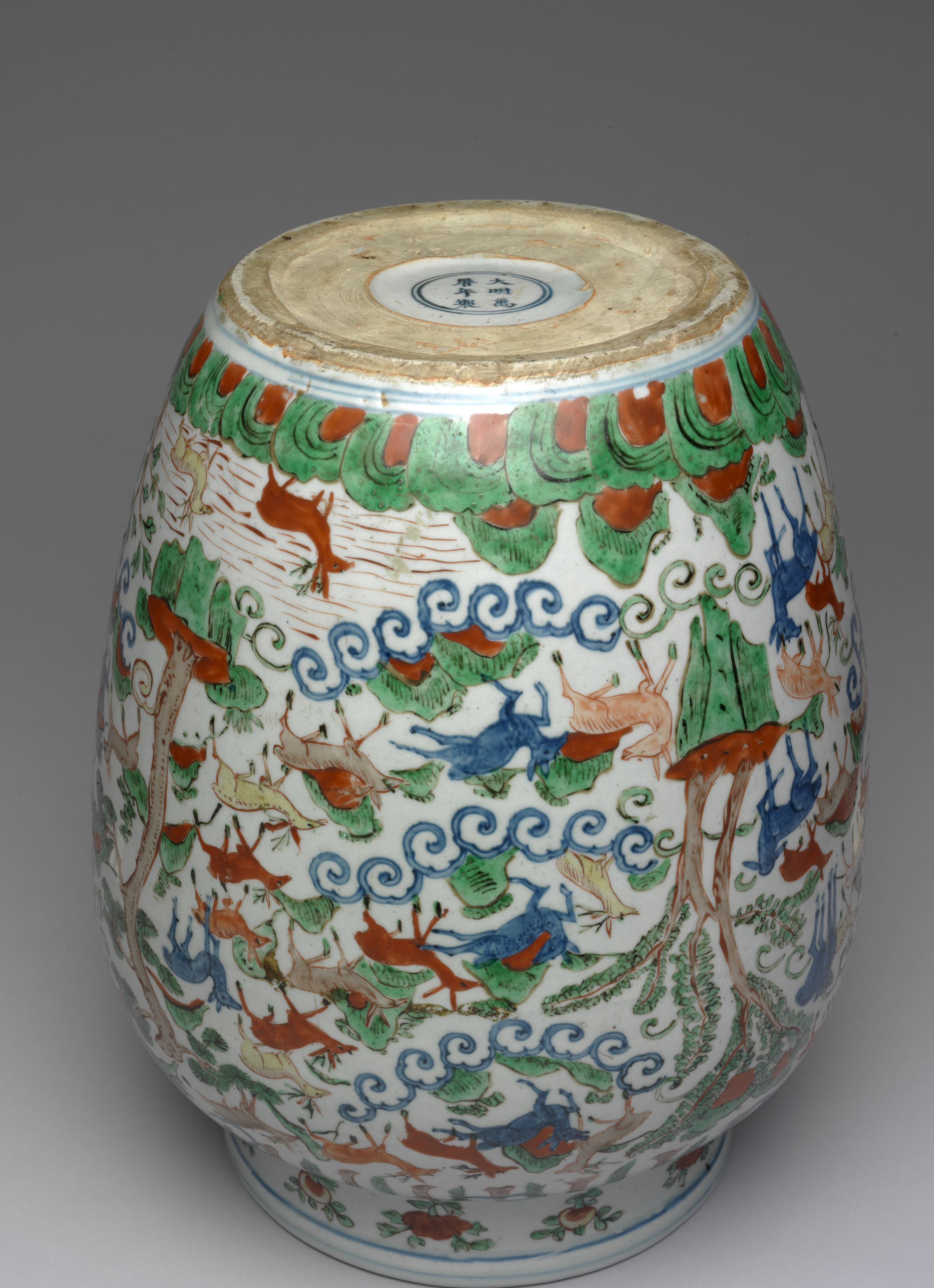 国立故宮博物院 3D文物鑑賞-3D文物-明 万暦 五彩百鹿図尊