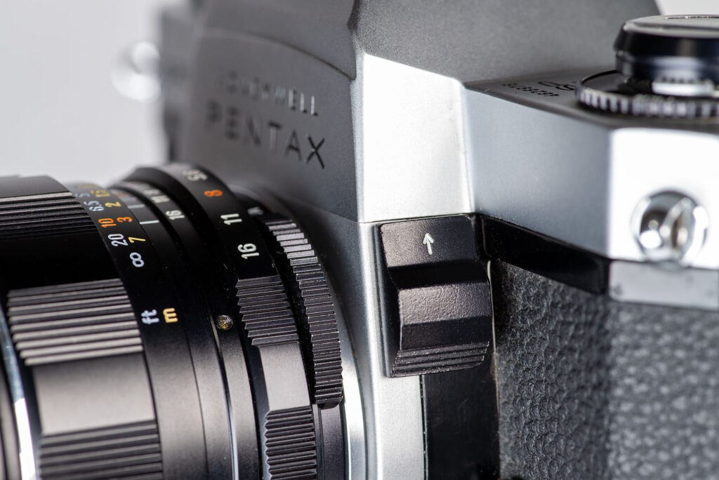 Classic Camera Review: Pentax Spotmatic F - The Noisy Shutter