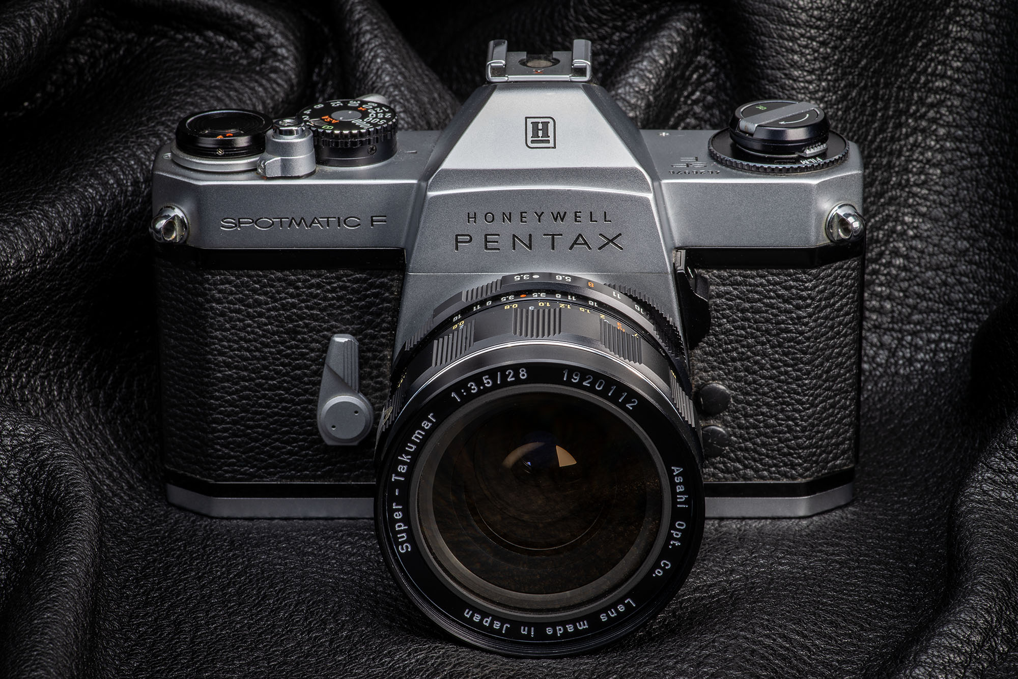Classic Camera Review: Pentax Spotmatic F - The Noisy Shutter