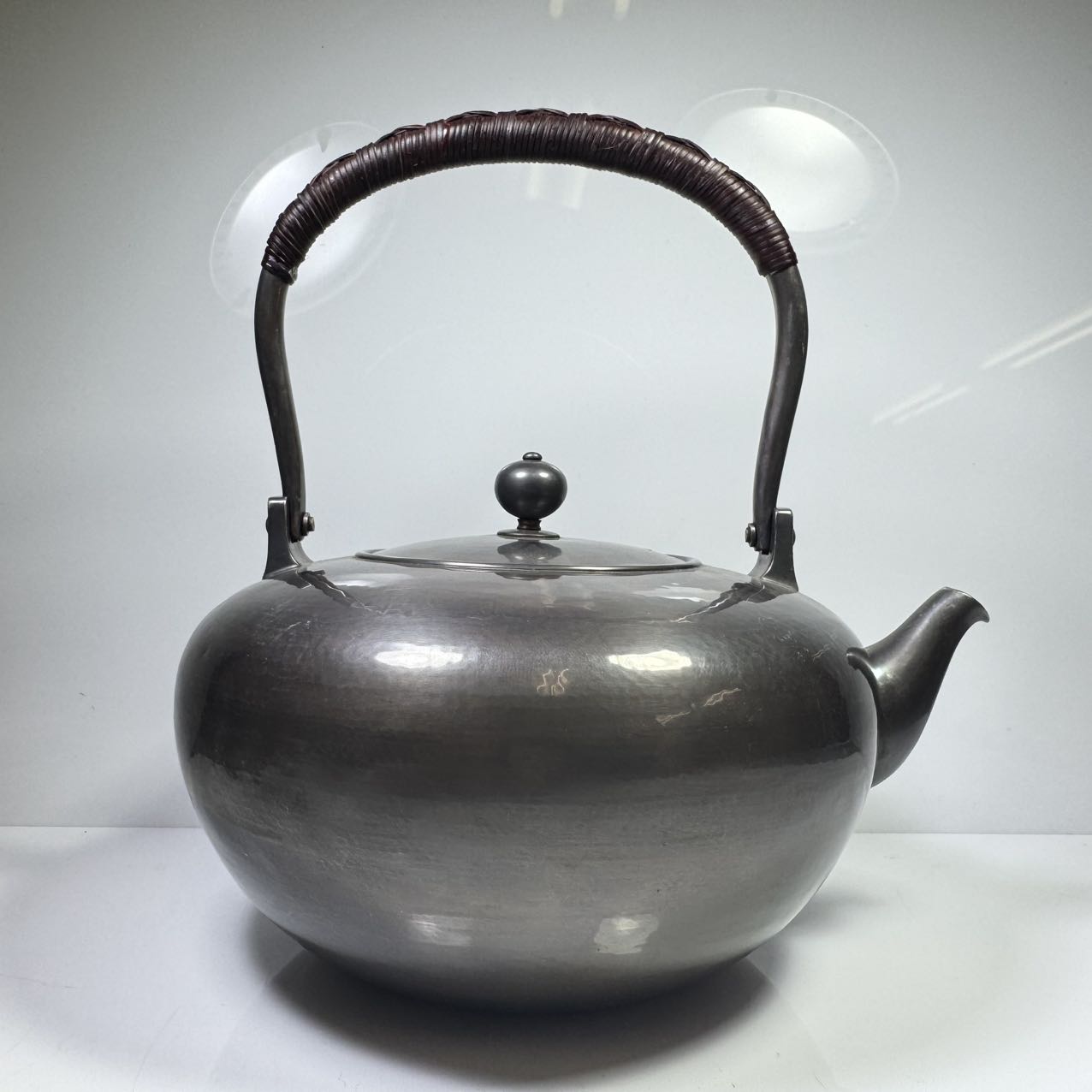 純銀製 浮彫漢詩 獣口湯沸 銀瓶 煎茶道具 純銀製 浮彫漢詩 獣口湯沸 銀