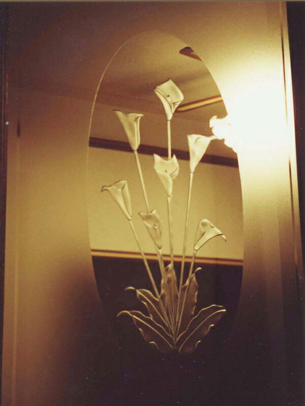 赤色エッチング装飾ガラス 赤色エッチング装飾ガラス