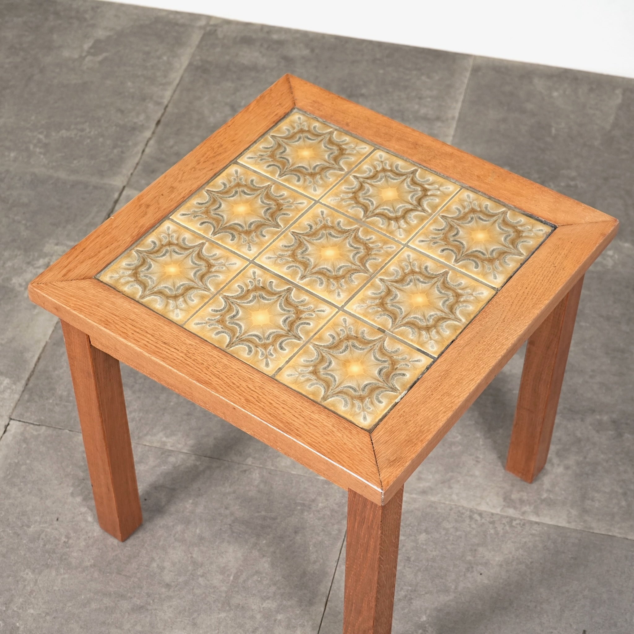 デンマークヴィンテージ タイルトップ サイドテーブル – TIME HYPE