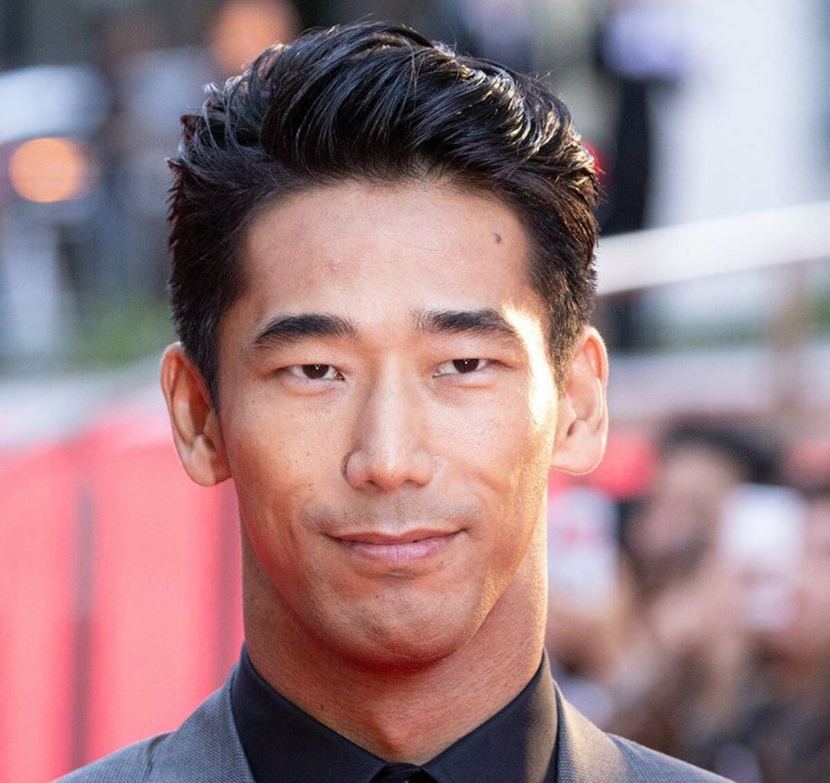 小林直己の“おうちギター姿”に「鼻歌可愛いwww」「意味わからんくらい