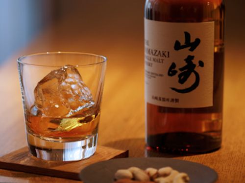 琥珀色の定番ウイスキー｜飲み方で変わる味わいを探る | TOMOIKUロハス