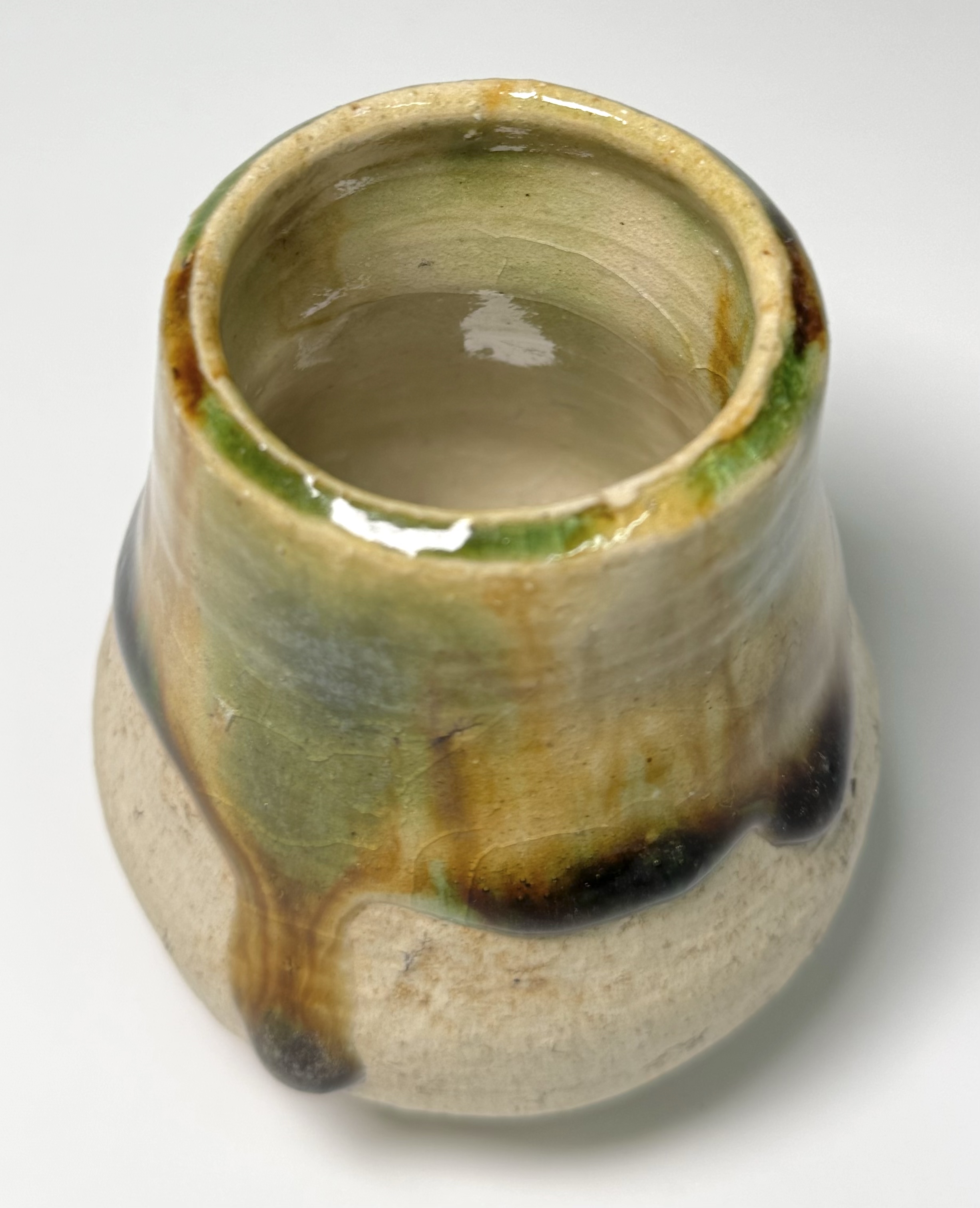 硝子釉三彩茶入 共箱 by 内田鋼一 | TSUNAGU