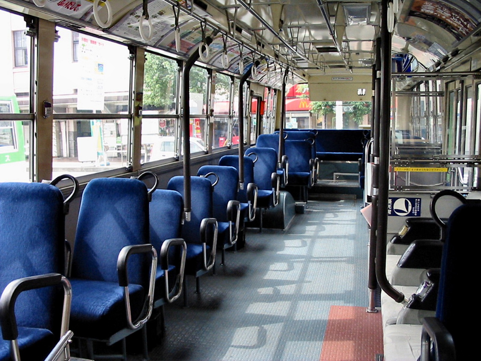 東急バス 座席モケット バスのラインナップ | 観光バス・ツアー | 東急バス