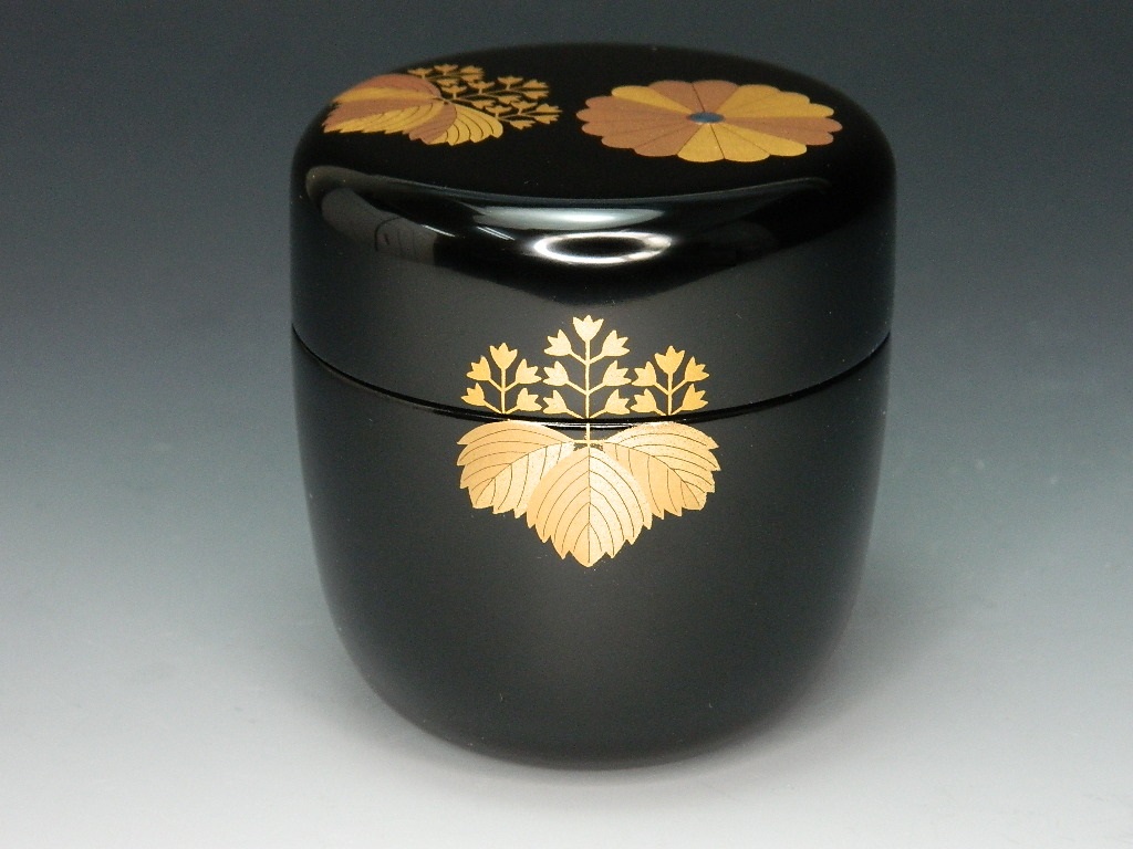 利休形 菊蒔絵大棗 川端近左(作) 共箱 二重箱 『松葉蒔絵』
