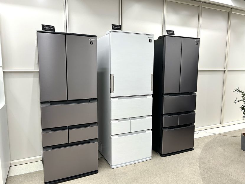 シャープの新型プラズマクラスター冷蔵庫は奥行63cmの薄型でキッチンに