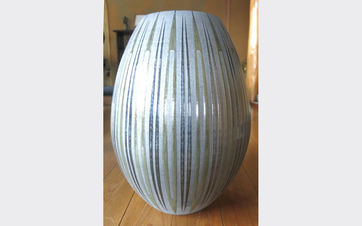 阿波大谷焼、矢野款一作の壺 阿波大谷焼、矢野款一作の壺